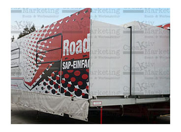 Auszug am Bühnentrailer Auszug am Bühnentrailer